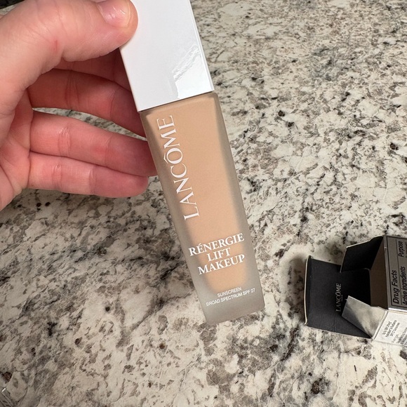 Lancôme Foundation - NIB - Picture 3 of 3